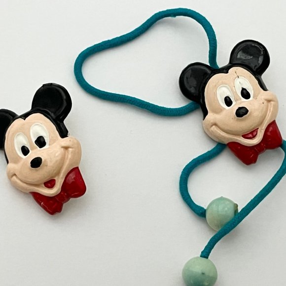 VINTAGE LOT OF MICKEY MOUSE HAIR ACCESSORIES AND BUTTON COVERS, COLLECTIBLES - Picture 9 of 11
